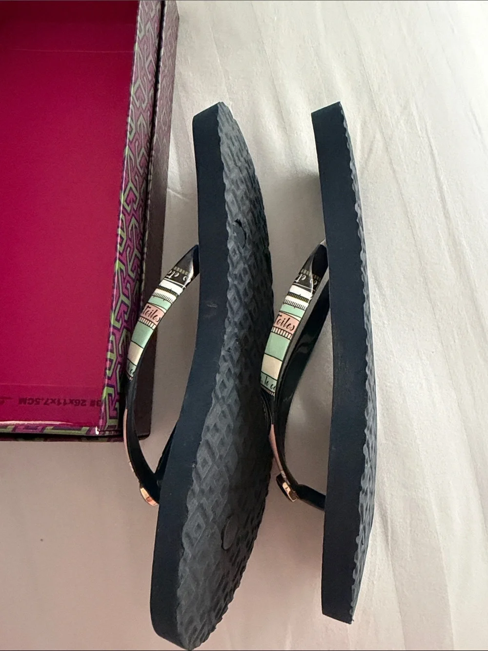 Tory Burch Black Multicolor Compass-Print Flip Flops - Picture 4 of 6